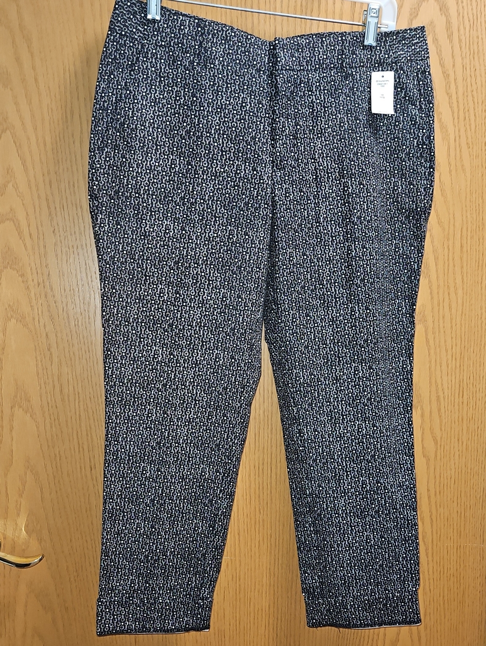 GAP Black & White Micro-Pattern Cuffed Pants.  NWT